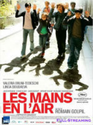 Les mains en l'air